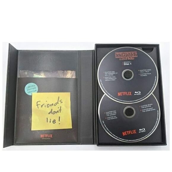 Stranger Things Season 1 Collector's Edition (Blu-ray + DVD) 4-disc set & Poster - Picture 3 of 4